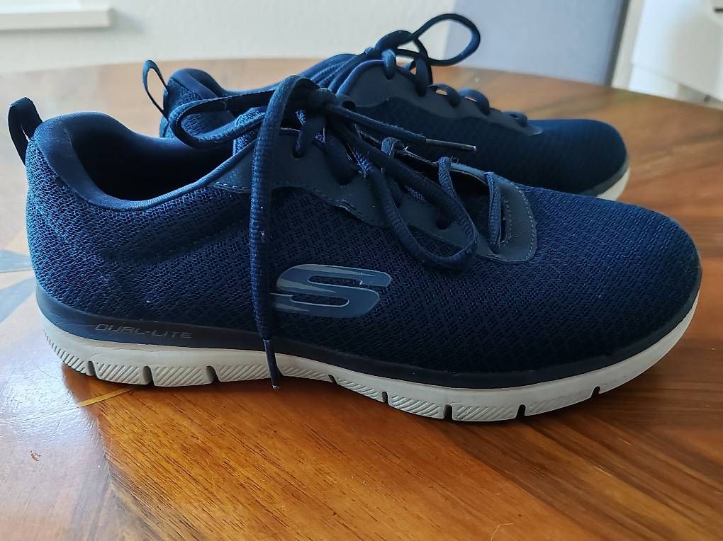 Herrenschuhe: Skechers uomo taglia 40 – Gebraucht aus Grenchen von Dulcis_Fundo