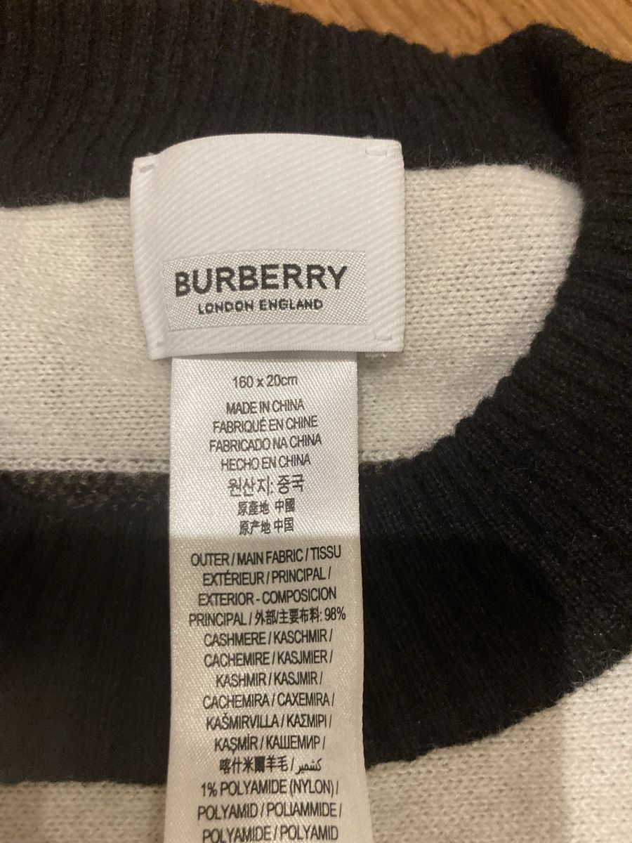 Burberry Foulard & Sciarpe: Burberry Schal/Pullover – Nuovo (secondo la descrizione) da Thalwil venduto da reb_8qv9 4