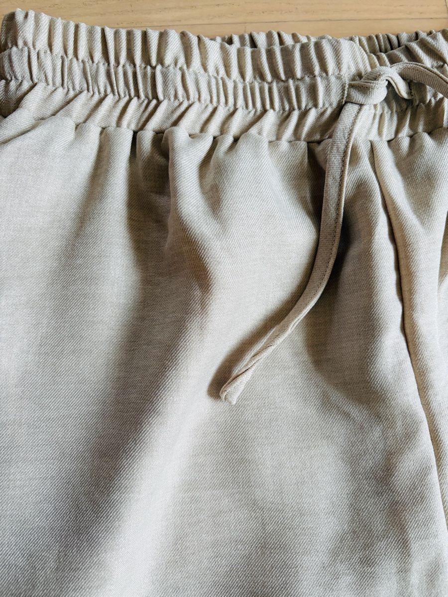 Pantalons: Sommerleichte, beige Stoffhose, Gr. M – Neuf (Voir description) à Oberengstringen par Marling 1