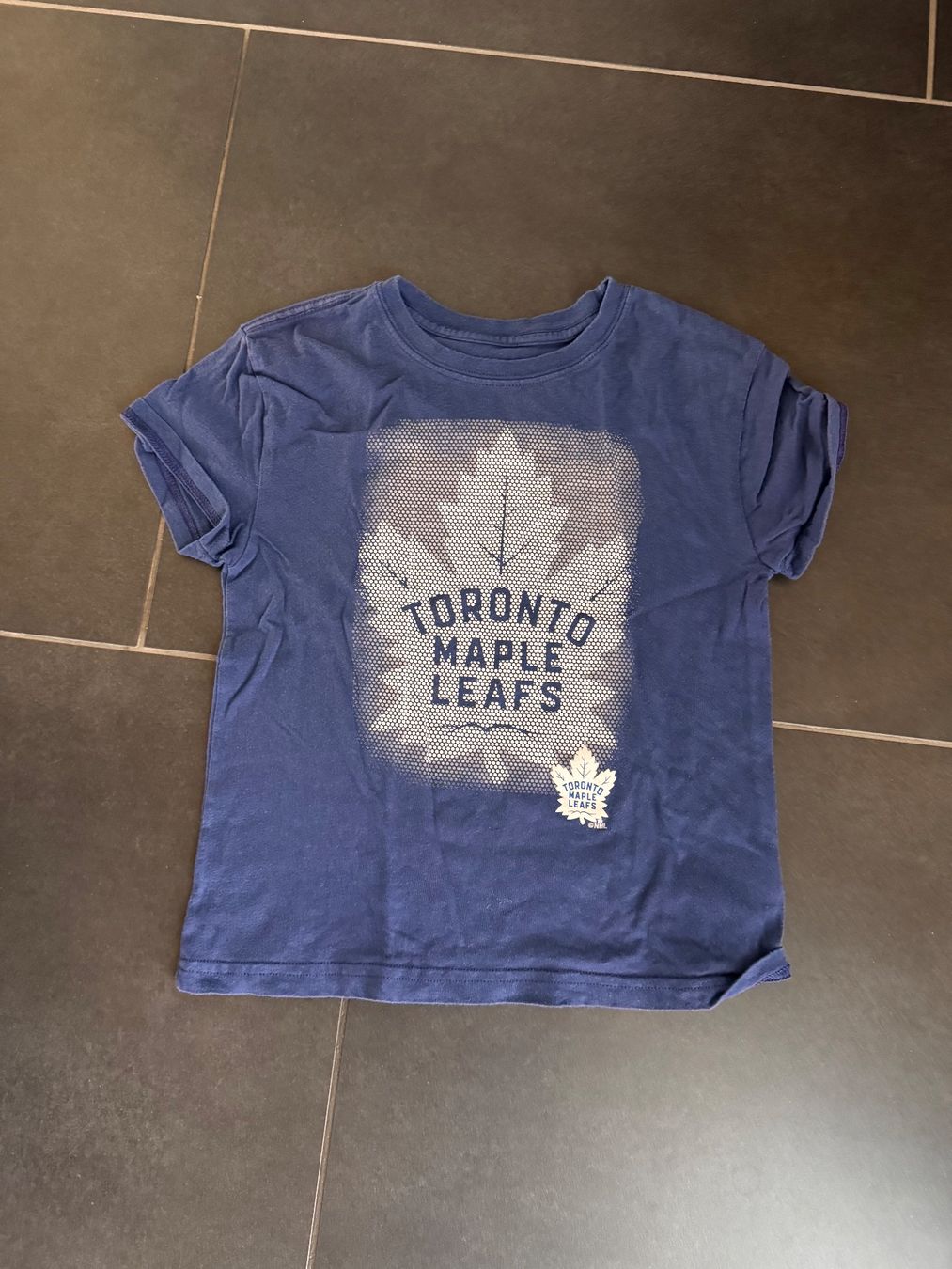 Kleiderpakete & -sets: Toronto Maple Leafs - Fanartikel Girls – Gebraucht aus Wängi von tottii1977 1