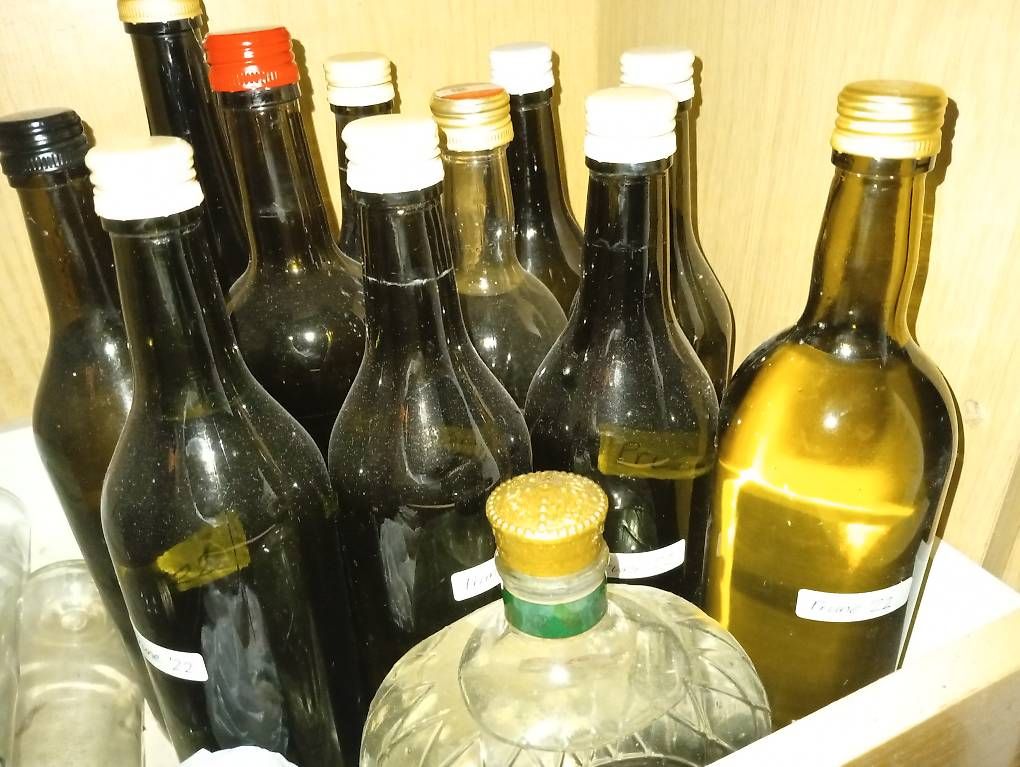 Bicchieri, Caraffe & Bottiglie: Kirsch etc – Nuovo e nell'imballaggio originale da Prez-vers-Noréaz venduto da ben_gjn8 4
