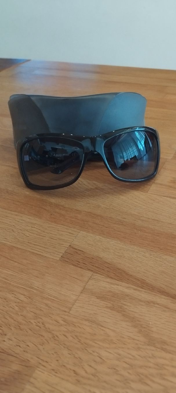 Miu Miu Lunettes & Verres: MIU MIU Sonnenbrille  – D'occasion à Mörel par MJoaoCosta