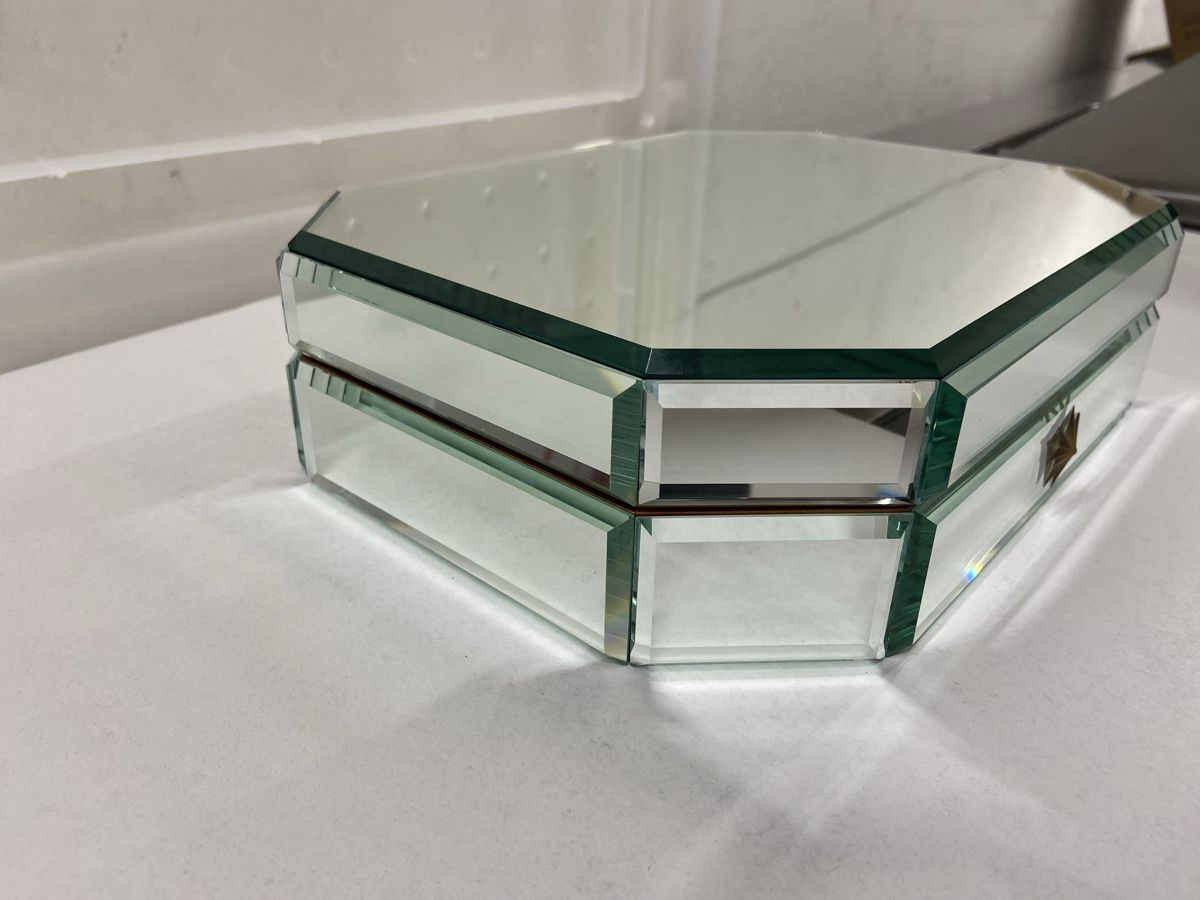 Portagioie: Schmuckschatulle Facettierte Glas Spiegel 8eckig – Usato da Dietikon venduto da brocki-eyra 2