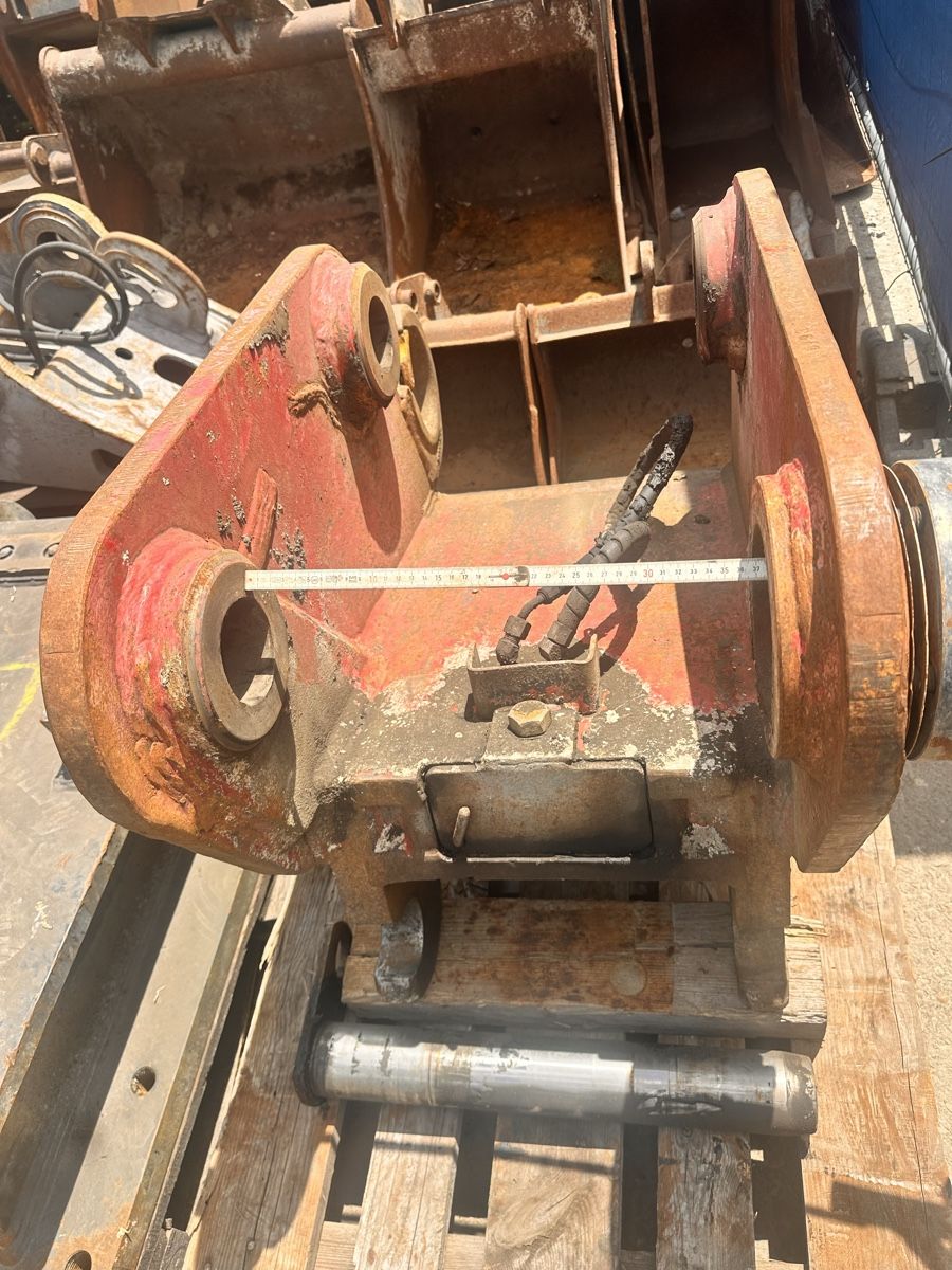 Escavatori: Bagger schnellwechsler , anbauplatte  – Usato da lyssach venduto da brax2019 1