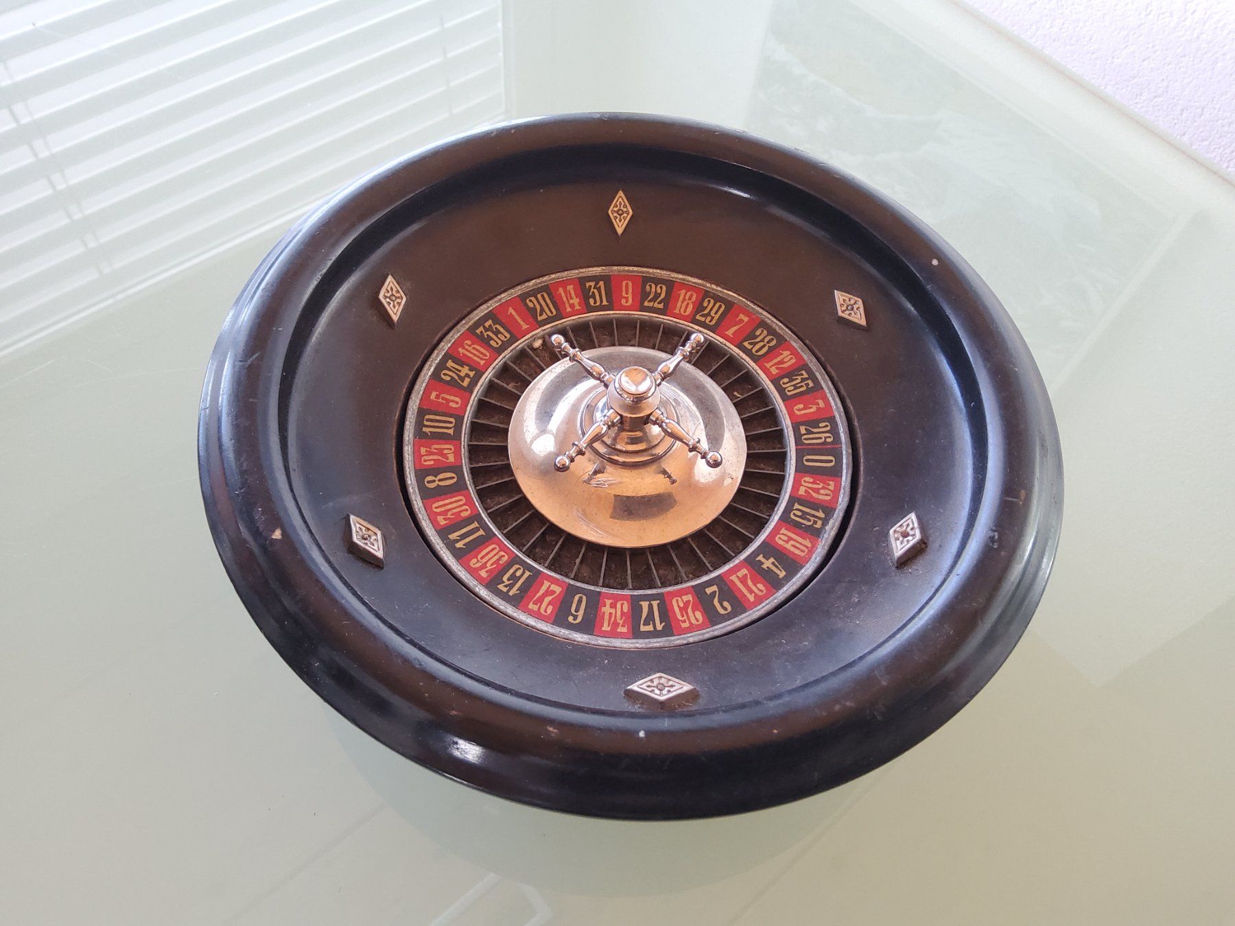 Spiele: Ancienne roulette de table  – Gebraucht aus Malleray von Broc-Mo