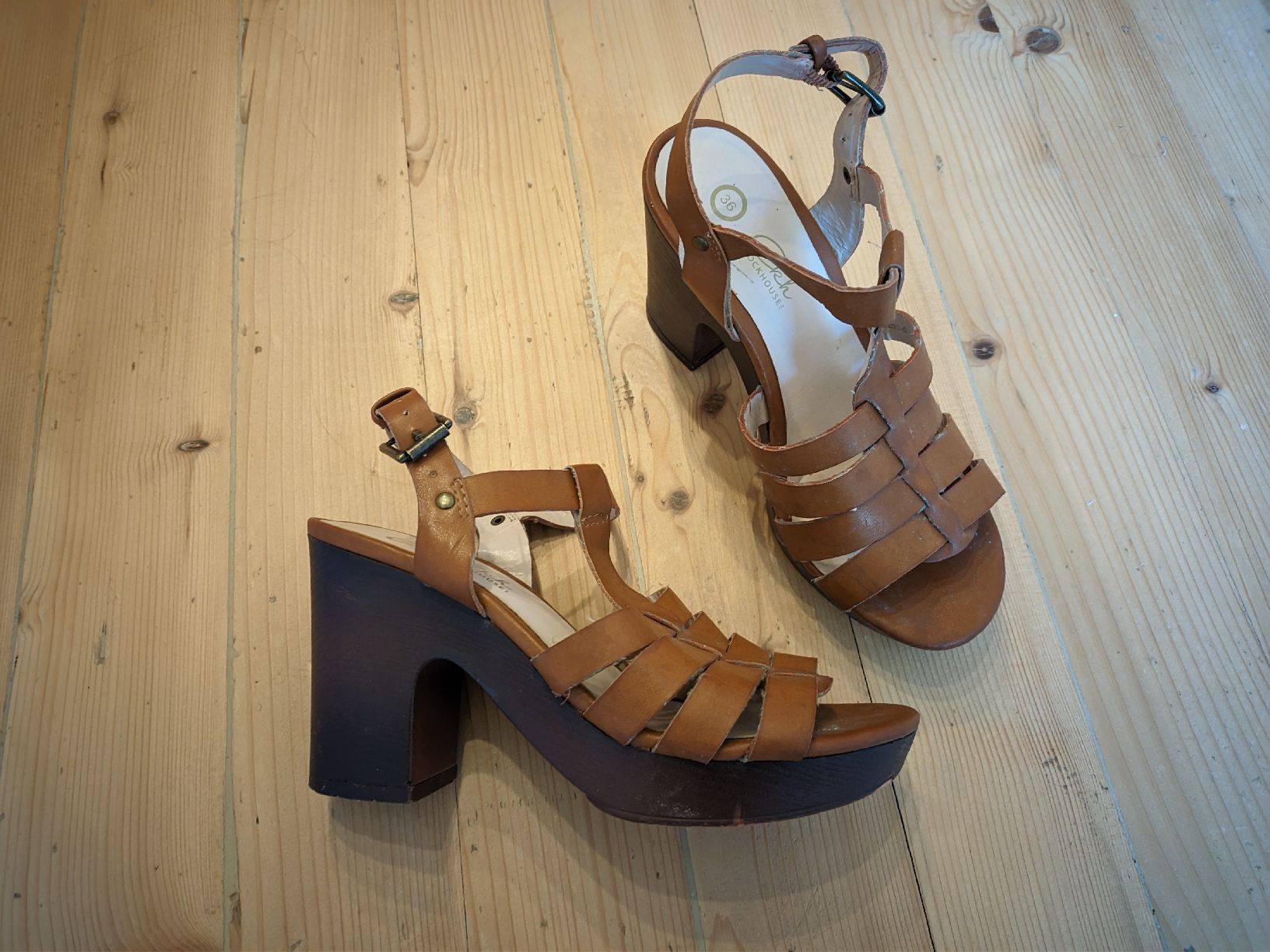 C&A Scarpe da donna: Sandalen mit Absatz – Usato da Fribourg venduto da sarahmaria123 2