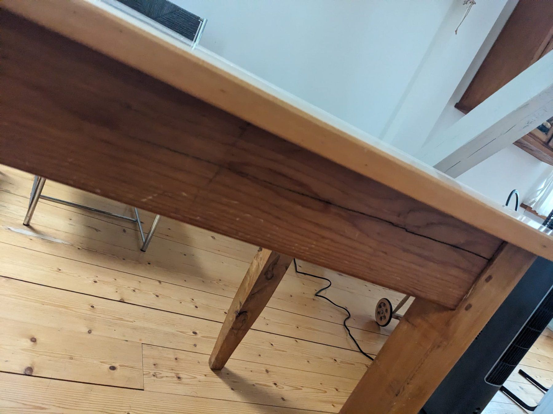 Tische: Schöner Holztisch – Gebraucht aus Zürich von lilric 1
