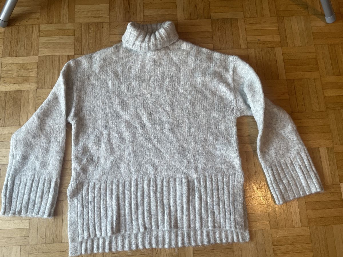 H&M Pullover & Sweatshirts: H&M PULLOVER – Neu (gemäss Beschreibung) aus Losone von Chanty1970