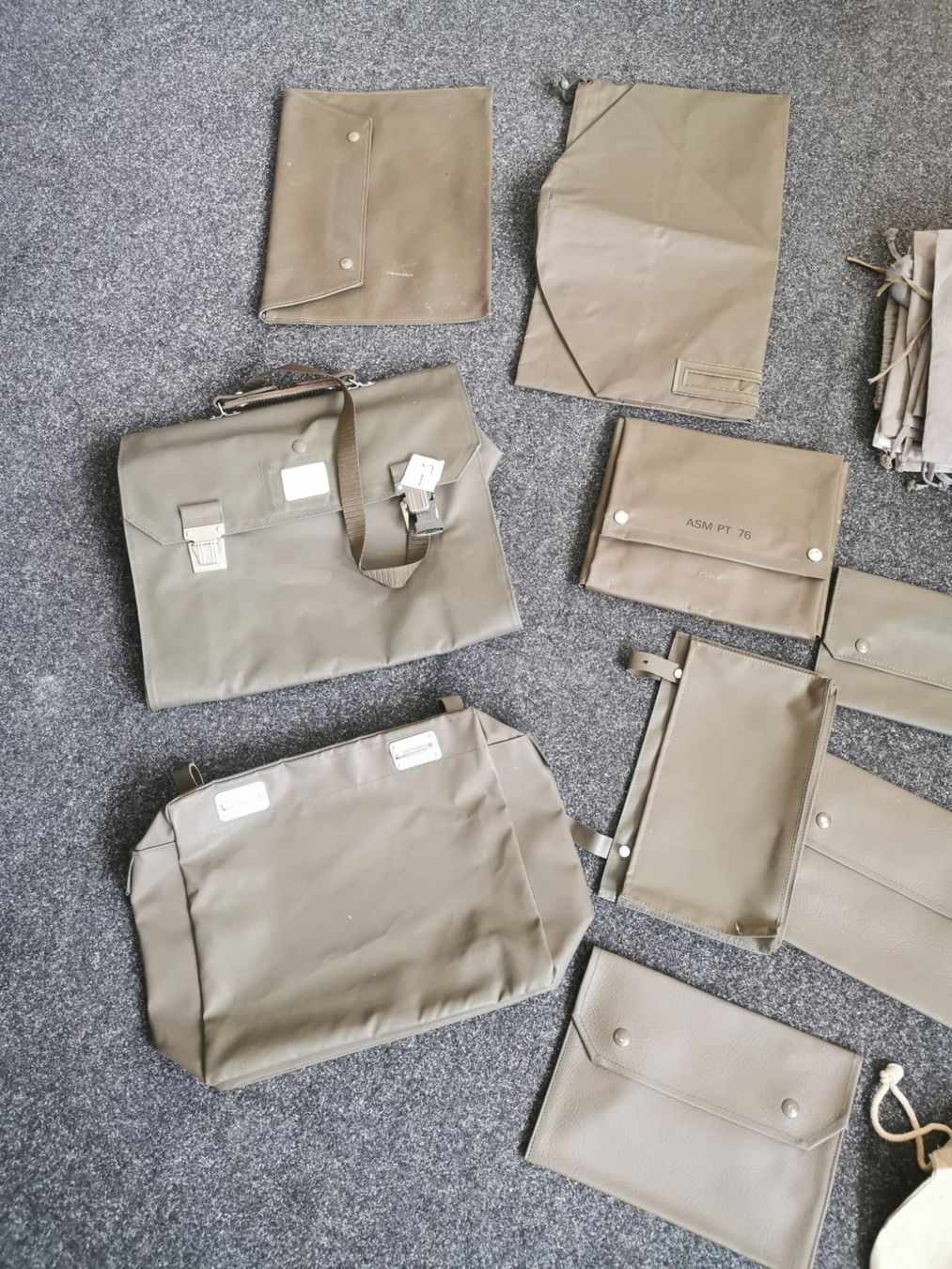 Schweizer Armee Uniformi: Diverse Taschen Beutel Militär Armee – Usato da Neuenkirch venduto da bf-109 2