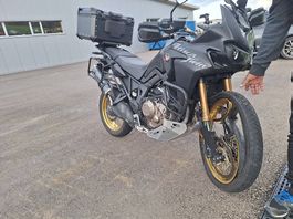 Honda Africa Twin CRF 1000L (2019)Unfall/Totalschaden/Export