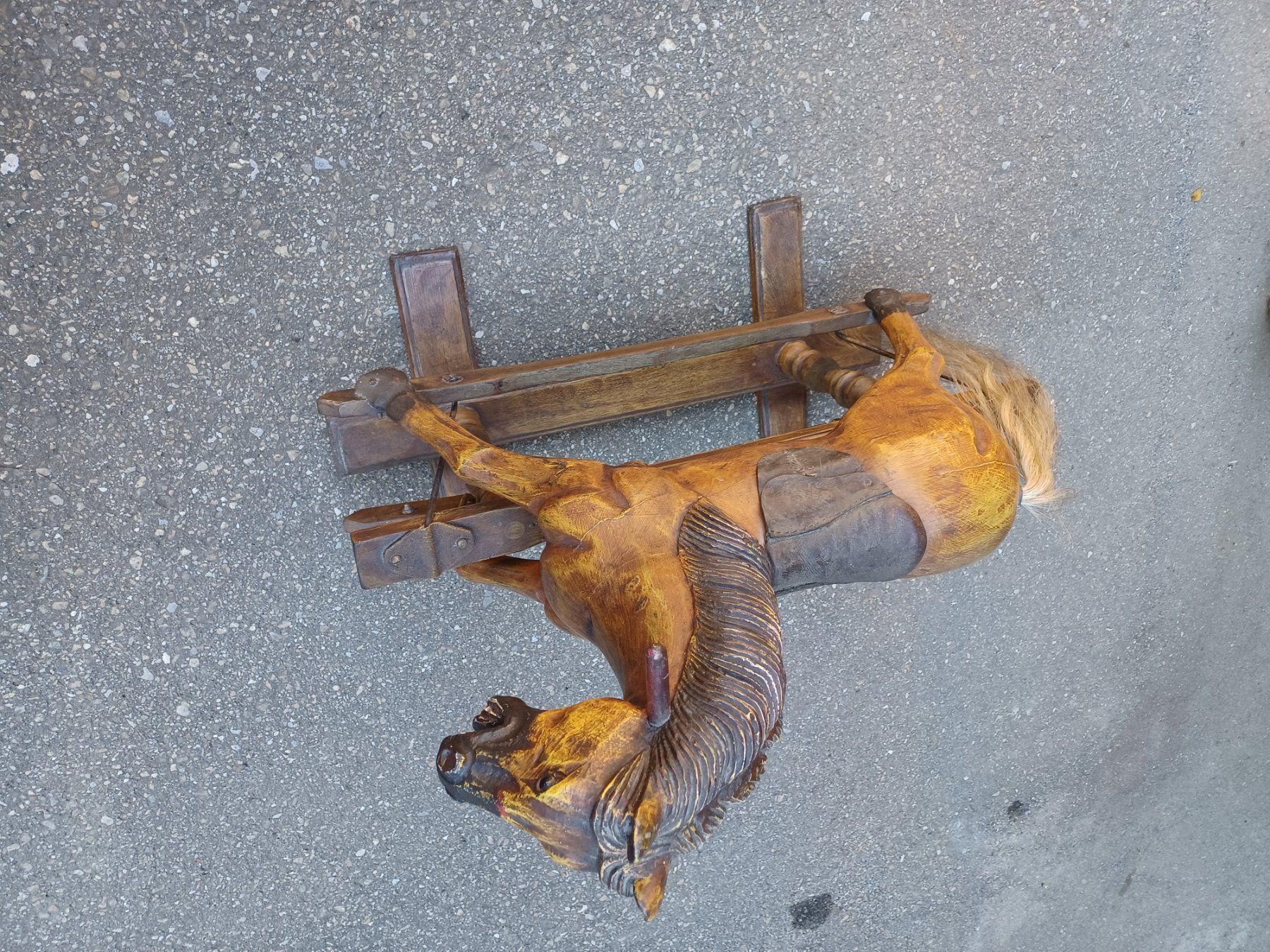 Holzartikel: Antikes Schaukelpferd – Gebraucht aus Grossdietwil von hufi10