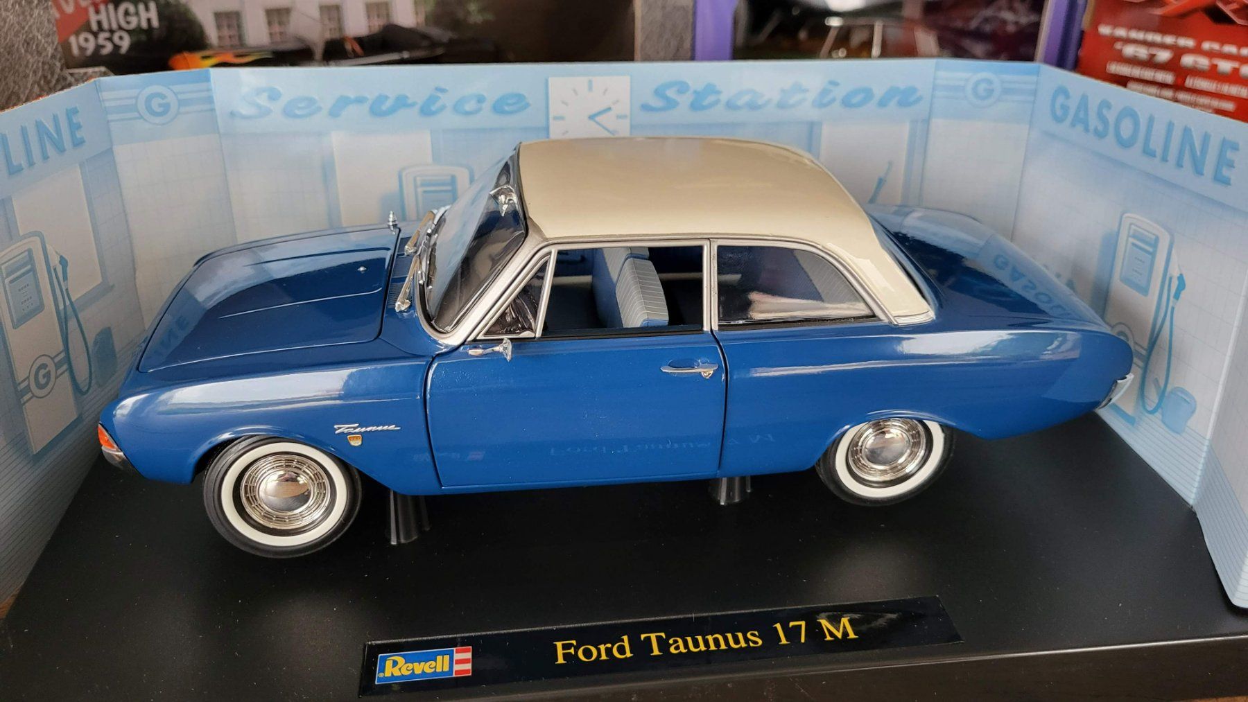 Revell Modellautos: Ford Taunus 17 M 1:18 Revell – Gebraucht aus Rothrist von Juana5