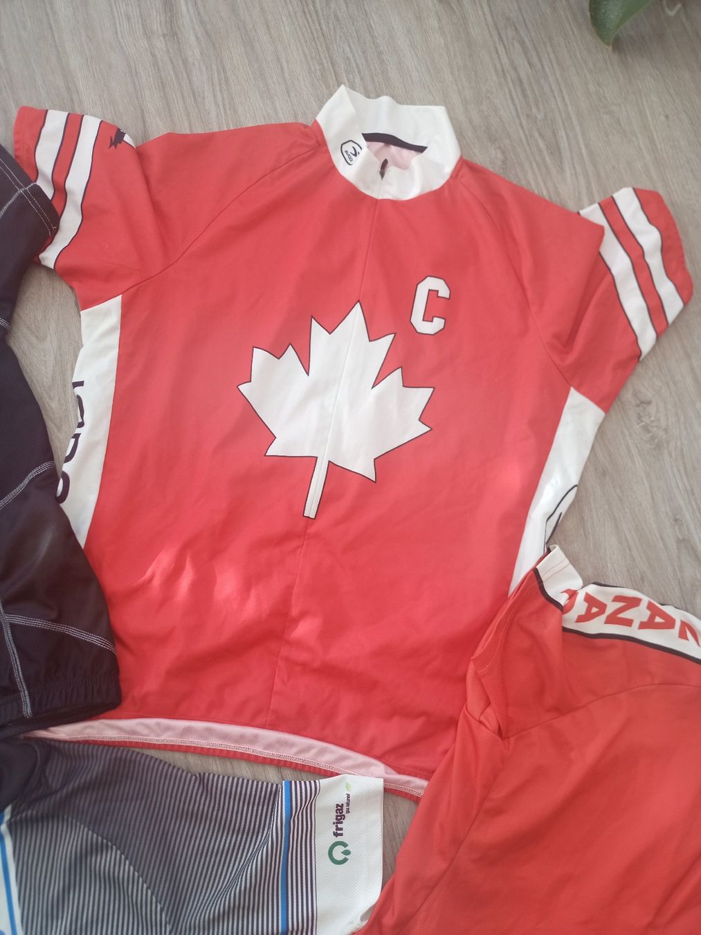 Canottiere & Pantaloni: Bike / Velotrikot – Usato da Bern venduto da Maikaefer10 2