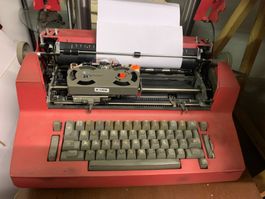 IBM elektrische Schreibmaschine Optisch gut reparaturbedürfg