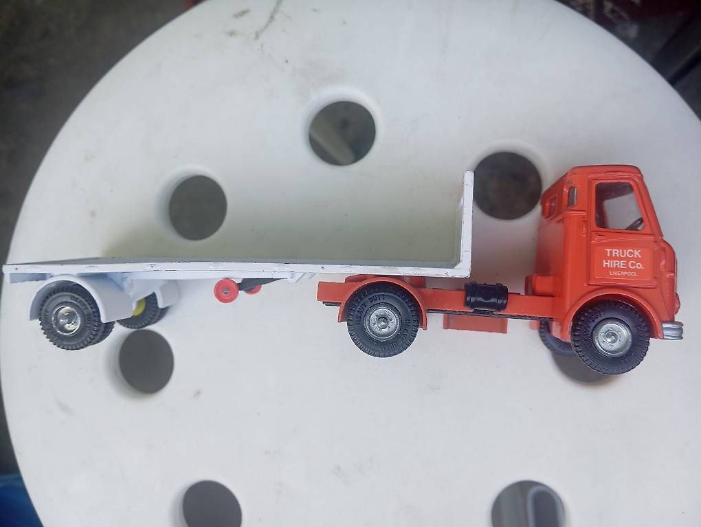 Modellini d'auto: AEC articulated lorry and Trailer – Usato da Basel venduto da Petergunn 3