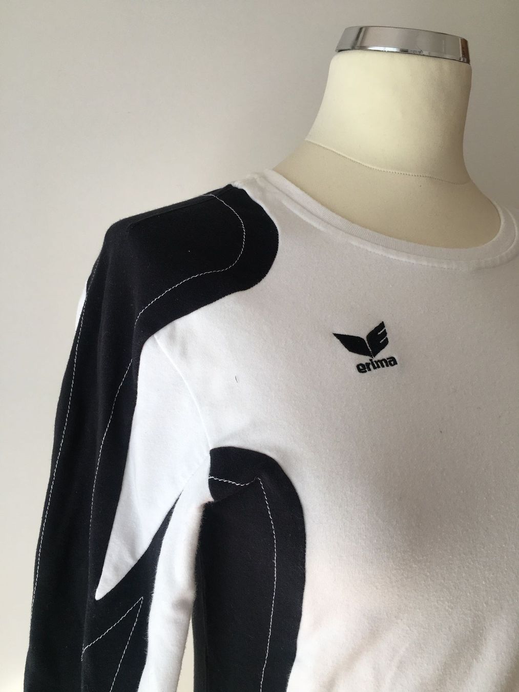 Pullover & Sweatshirts: Sweatshirt / Erima / schwarz weiss / 34 / XS – Gebraucht aus Zürich von laudomai 1