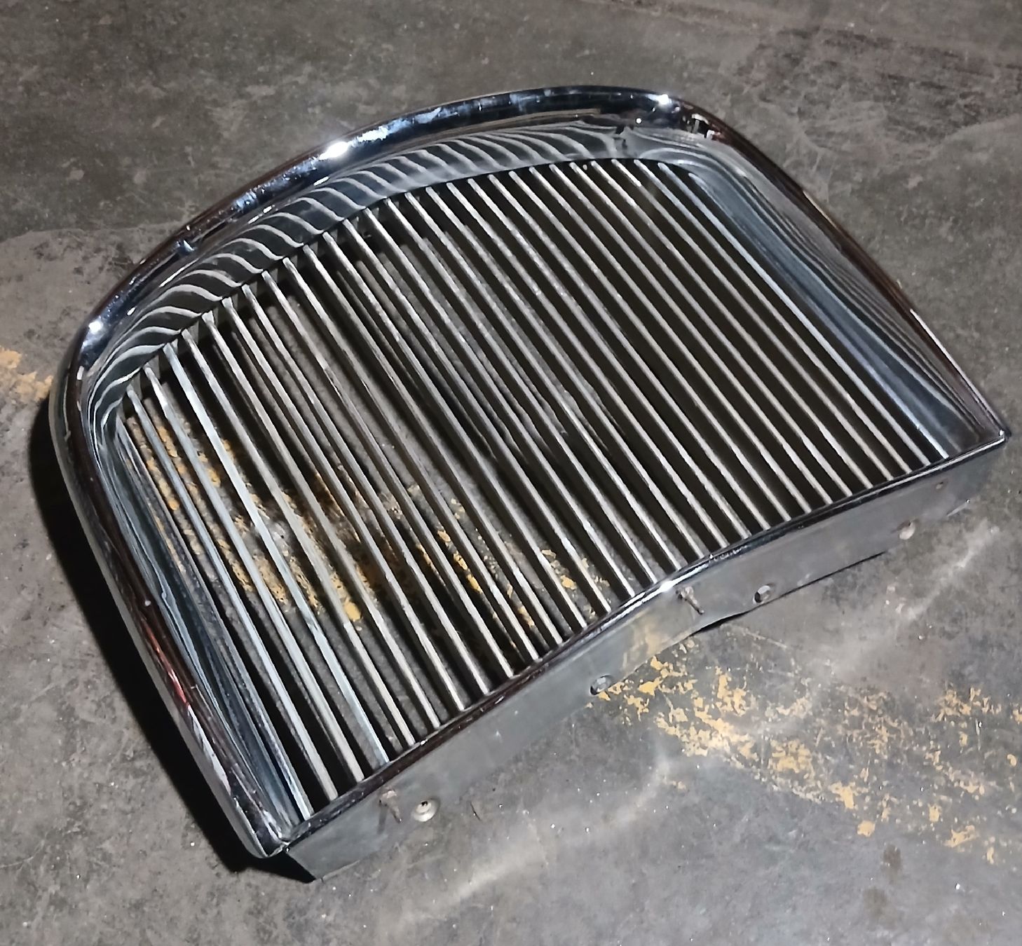 Jaguar Tutti pezzi di ricambio auto: Calandre Jaguar MK10 – Usato da la heutte venduto da Auto-stock 1