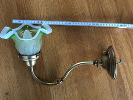 Antike Jugendstil Wandlampe grünweiss Messingmontur verziert