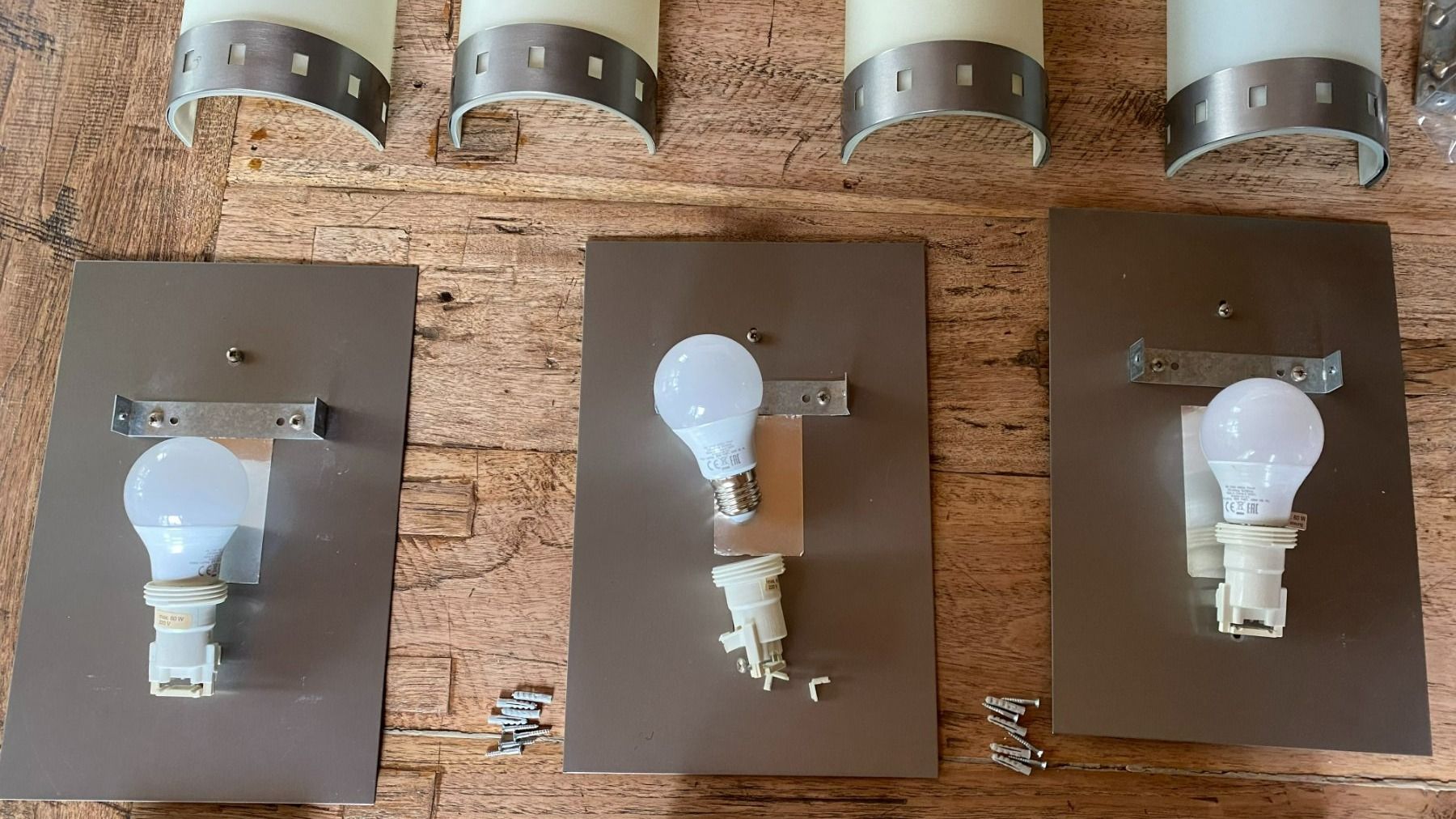 Lampen: Fünf LED Wandlampen Celtic Style – Gebraucht aus Bassersdorf von ABBSULZER 8