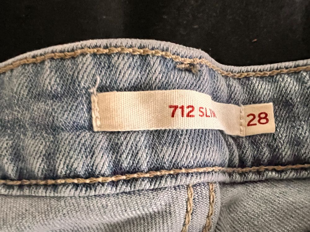 Levi's 712 slim size on sale 28