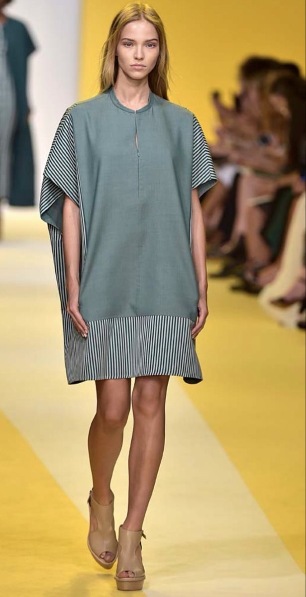 Akris Vestiti: Akris Kleid So 2017 – Usato da St. Gallen venduto da calendula123