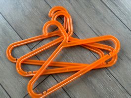 3 Kleiderbügel wie NEU