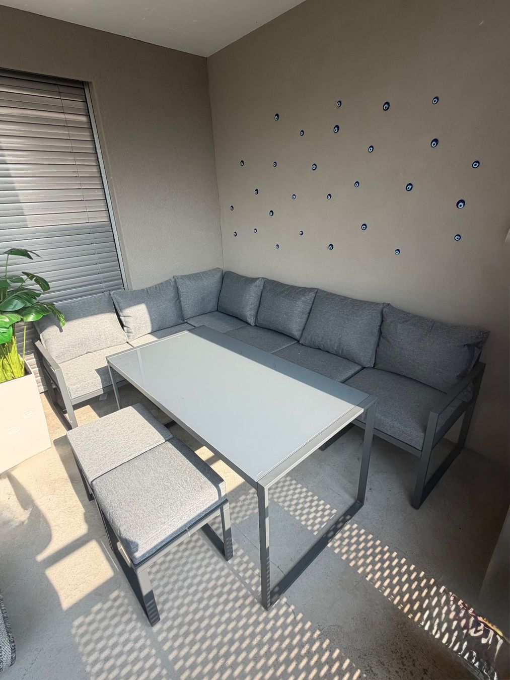 Tischset: Gartenlounge Set Anthrazit mit Hocker und Tisch – Neu (gemäss Beschreibung) aus Matzingen von Slny7
