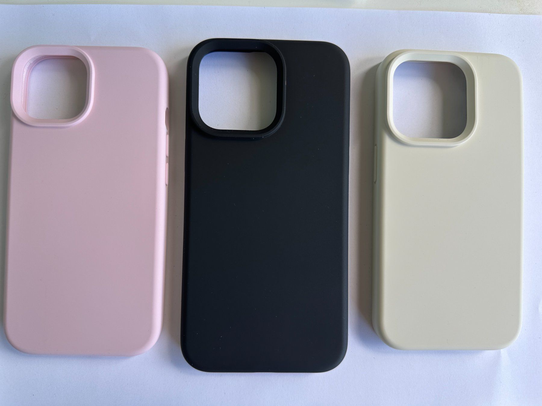 Cover & Protezioni schermo: White, iPhone 15 PRO, Liquid Silicone Phone Case – Nuovo e nell'imballaggio originale da Gattikon venduto da Sarahs_Schatzkammer 4