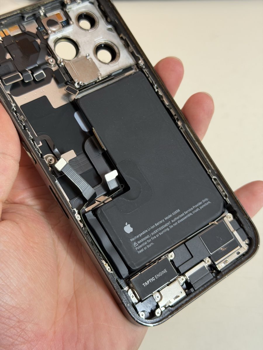 Apple Handys / Smartphones: Komplett iPhone 13Pro Gehäuse Pulled  – Gebraucht aus Chur von beverlyone 4