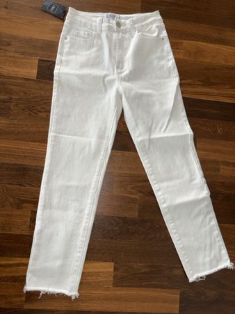 Trendige weisse Jeans mit Fransen, Grösse 27 - Neu!