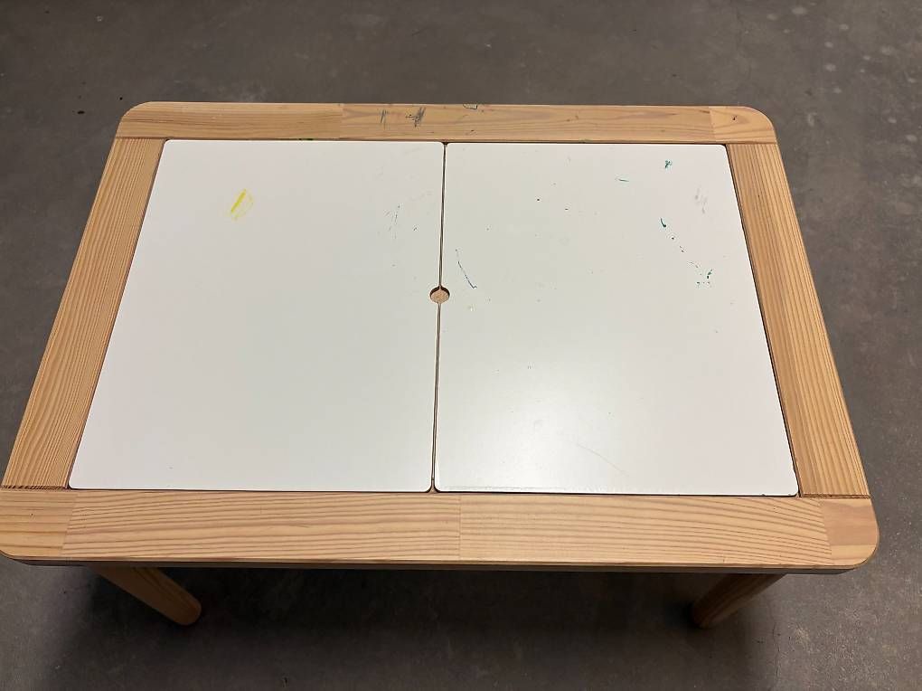 Tables: IKEA FLISAT Kindertisch – D'occasion à Flums par okt_5cqq 1