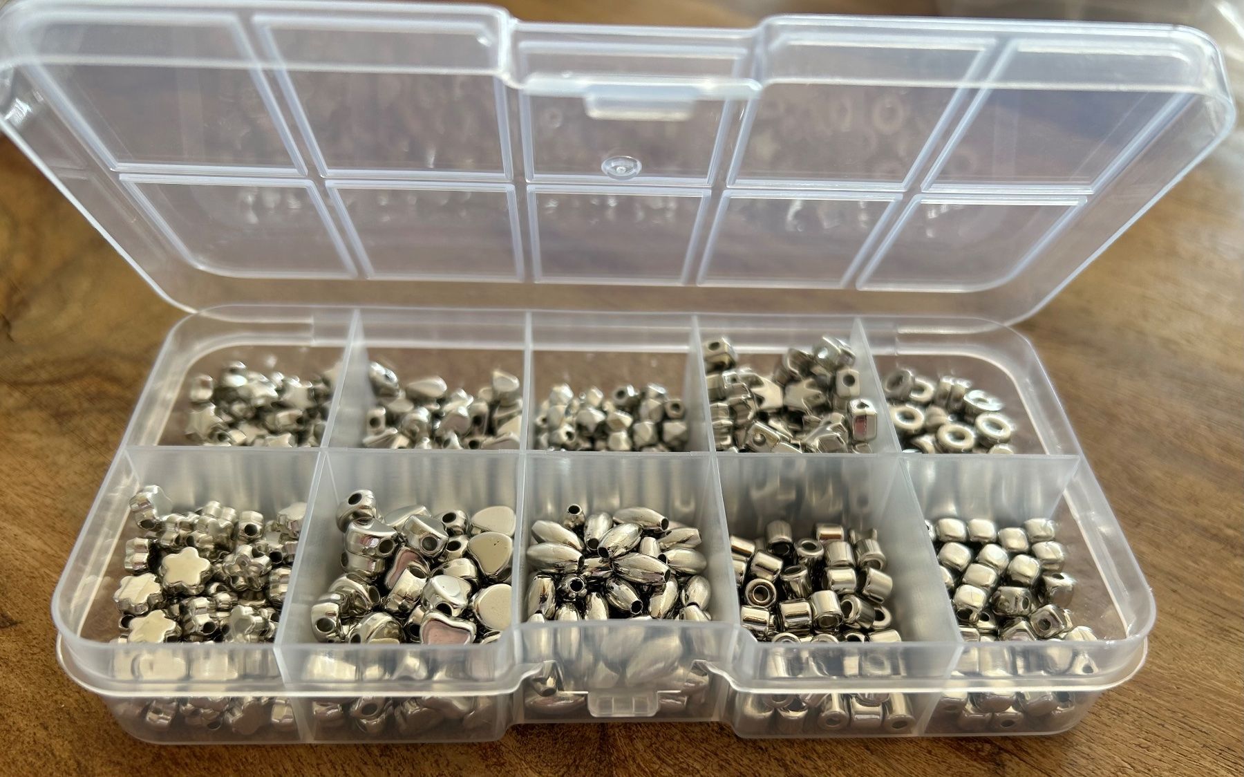 Perlen (unechte): Bastelperlen Set silberfarben in Organizer Box – Neu und originalverpackt aus Geneve von vane267 2