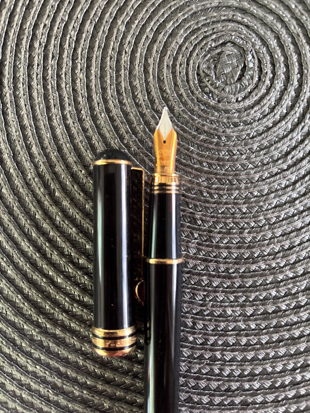 Stylo Plume Daniel Hechter – Chrome Et Bleu – Plume Acier – Occasion Très Bon état – Peu Servi