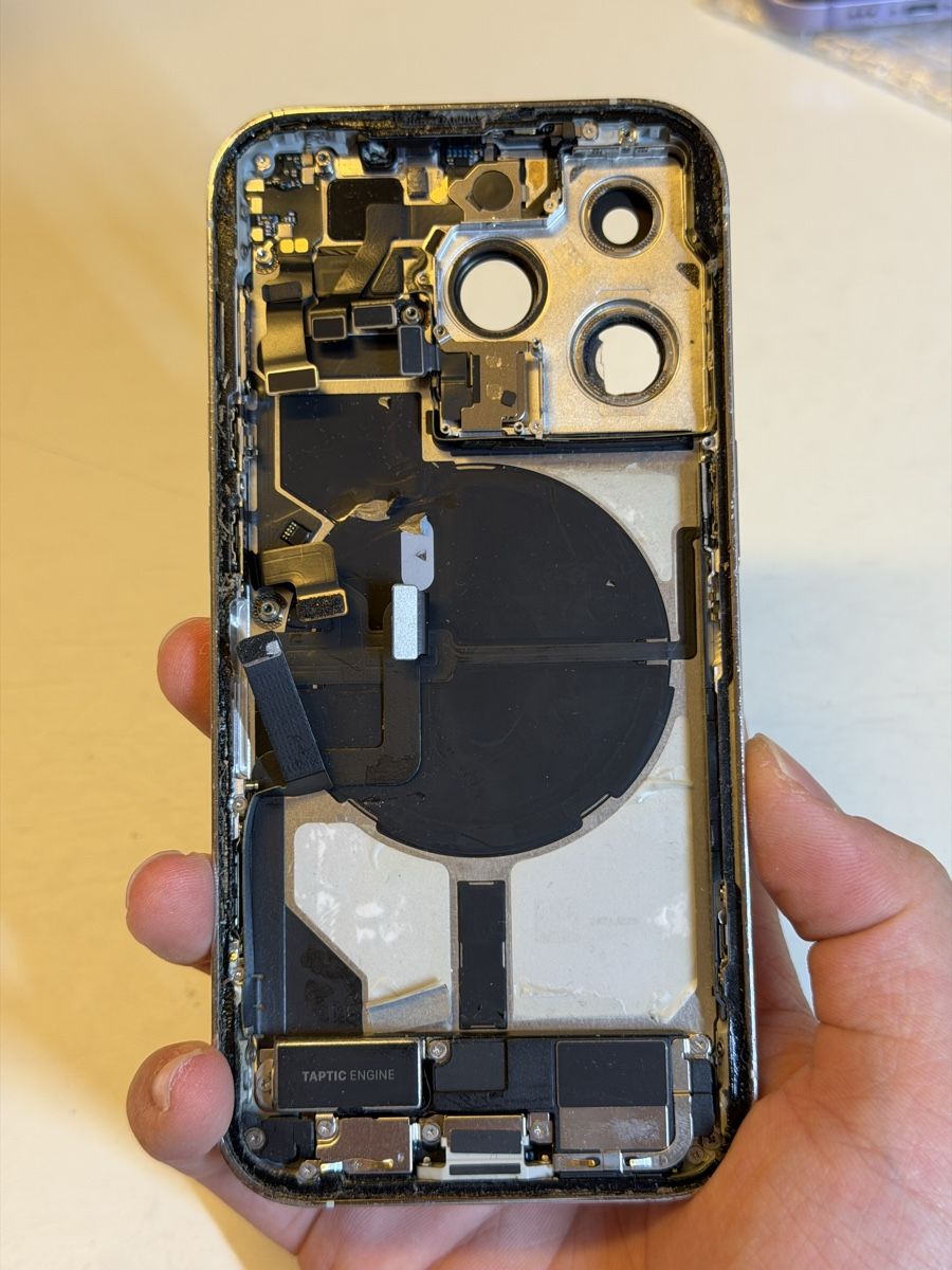 Apple Portables: iPhone 13Pro Gehäuse Weiss – Défectueux à Chur par beverlyone 3