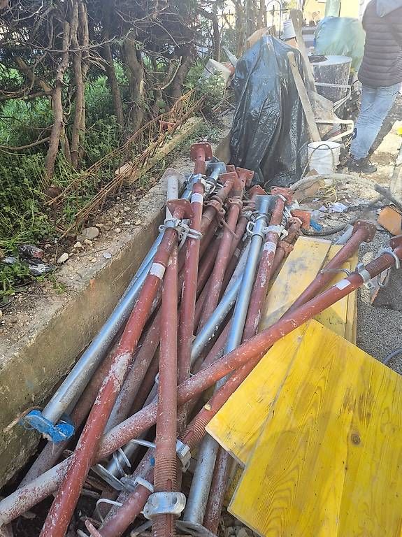 Tutti gli attrezzi: Étais métalliques – Usato da Moudon venduto da dan_l5tp 1
