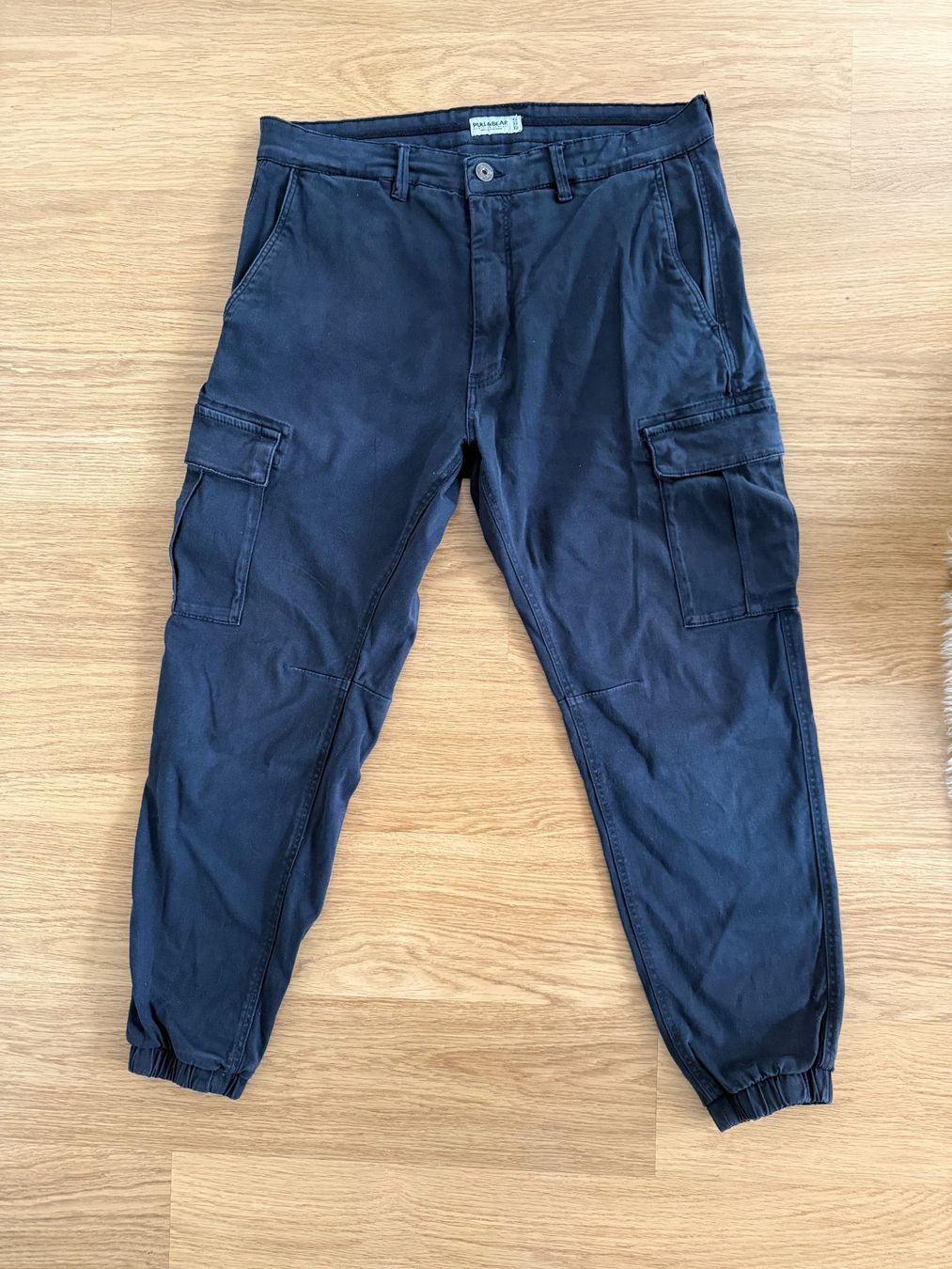 Pull&Bear Pantaloni: Pull&Bear Cargo Hose, Dunkelblau, Grösse 42 – Usato da Emmenbrücke venduto da Florentina27