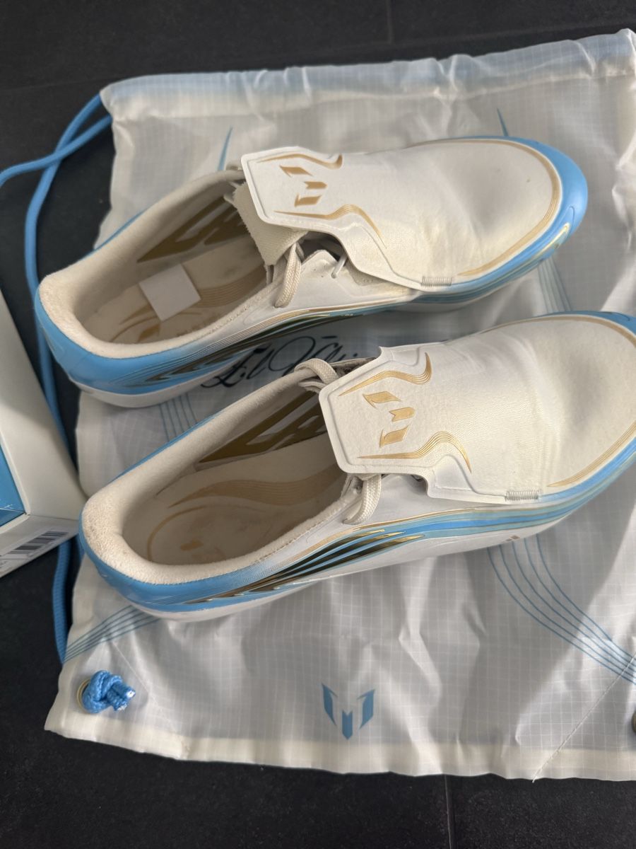 Adidas Herrenschuhe: Fussballschuhe Messi – Gebraucht aus Wetzikon ZH von Principe8 1