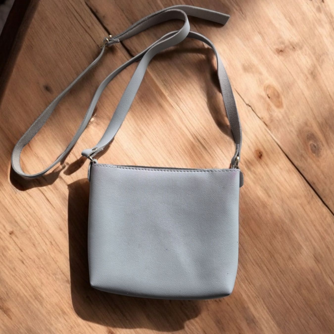 Borse da donna: Schicke hellgraue Handtasche/Umhängetasche, Neu – Nuovo (secondo la descrizione) da Bern venduto da nan_cqg8 1