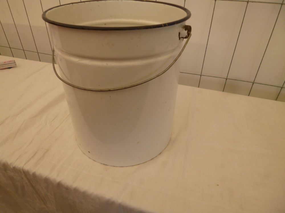 Emaille-Tischeimer – Weiß Mit Blauem Rand – 2 Liter, Ca. 17,5x13,5 Cm – Nostalgie-Design
