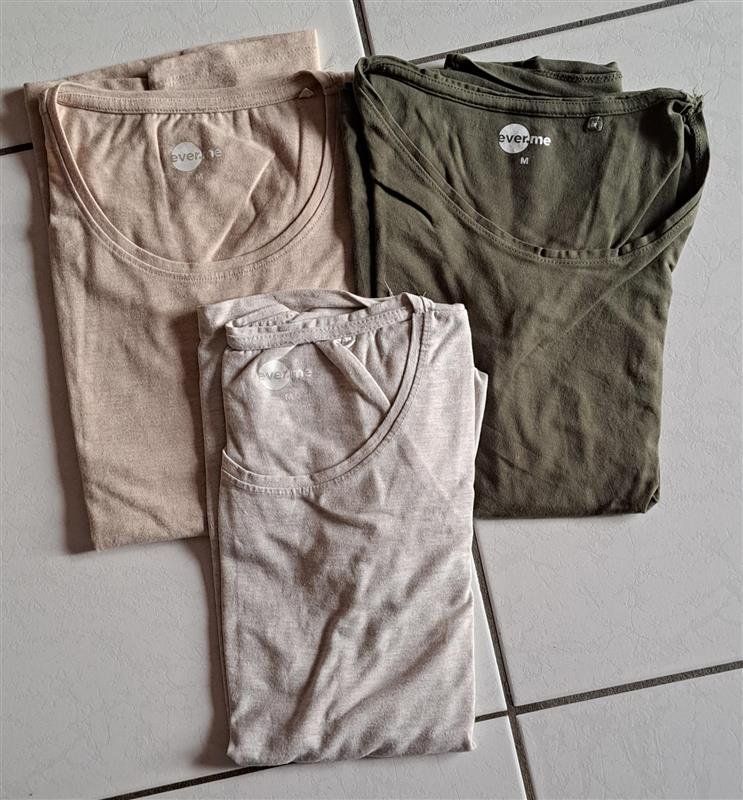 Camicette, T-shirt & Top: T-Shirt 3er Pack M – Usato da Küssnacht am Rigi venduto da AutoVilla