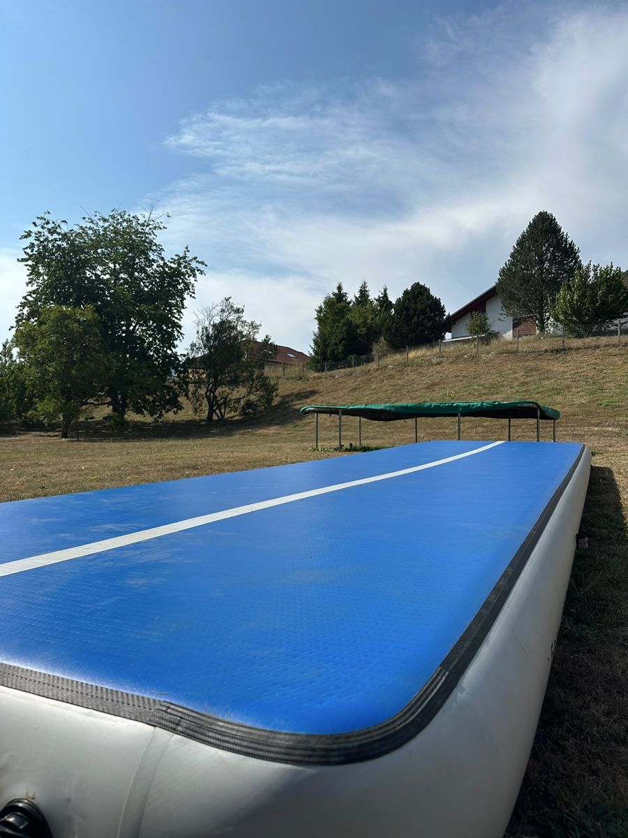 Tapis de jeu: Airtrack 8 x 2m – D'occasion à Court par pet_p95f 6