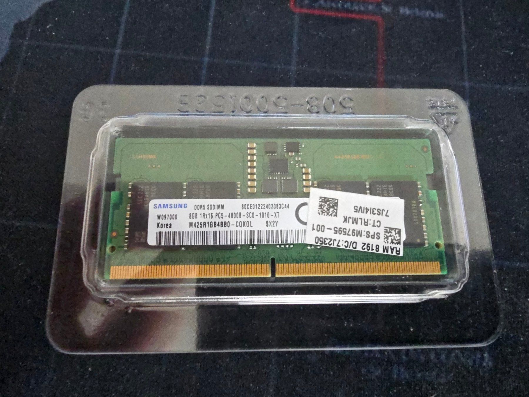 Samsung Memoria / RAM: SAMSUNG 1x8GB DDR5 SODIMM – Usato da Adliswil venduto da Joxer 1