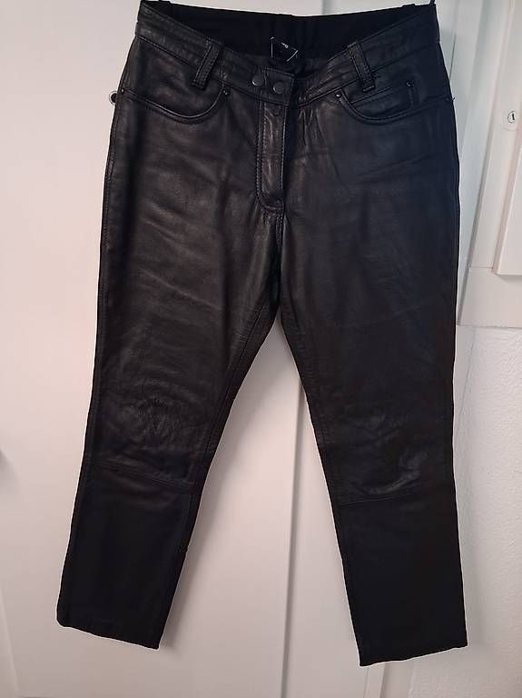 Pantalons: Lederhose – D'occasion à Horgen par cla_bv5q