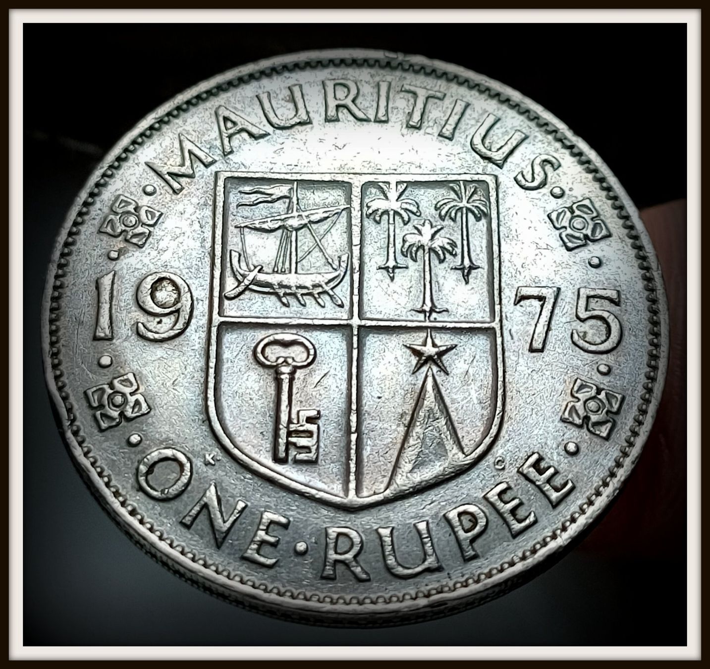 Tutti le monete: MAURITIUS ONE RUPEE 1975 – Usato da winterthur venduto da CoinPassion