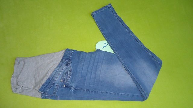 Jeans: Umstandsjeans, Gr. 38, hellblau, tolle Passform, Top! – Usato da Ergisch venduto da Haemmerli59