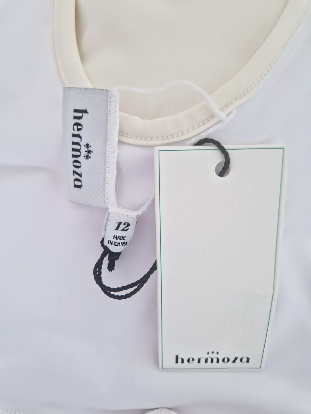 Costumi da bagno & Bikini: NEU! HERMOZA Badeanzug Weiss Gr. L – Nuovo e nell'imballaggio originale da Horgen venduto da akkohappyshopping 2