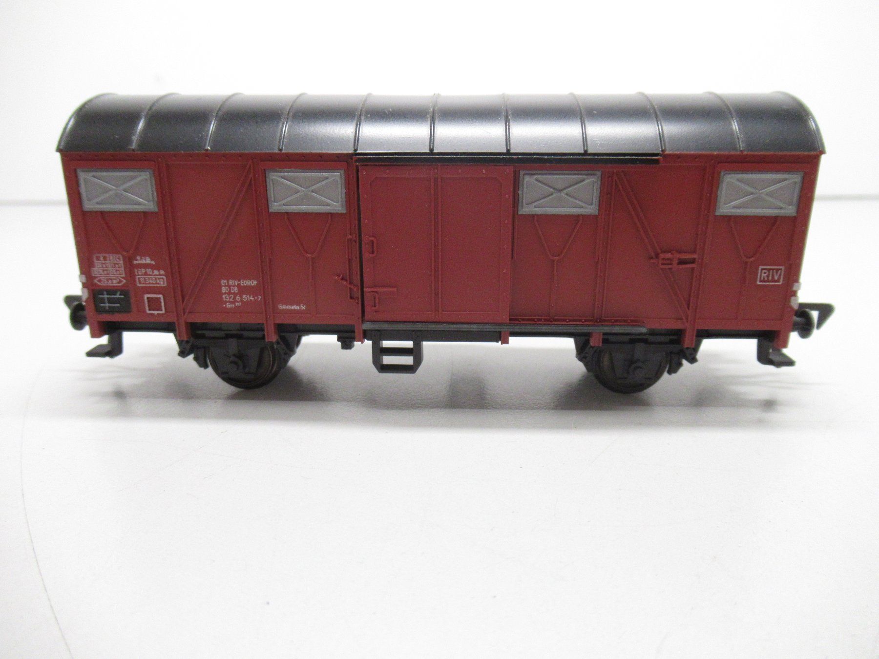 Fleischmann Modelleisenbahnen: Fleischmann 5330 gedeckter Güterwagen der Deutschen Bahn DC – Gebraucht aus Basel von mhmarken 1