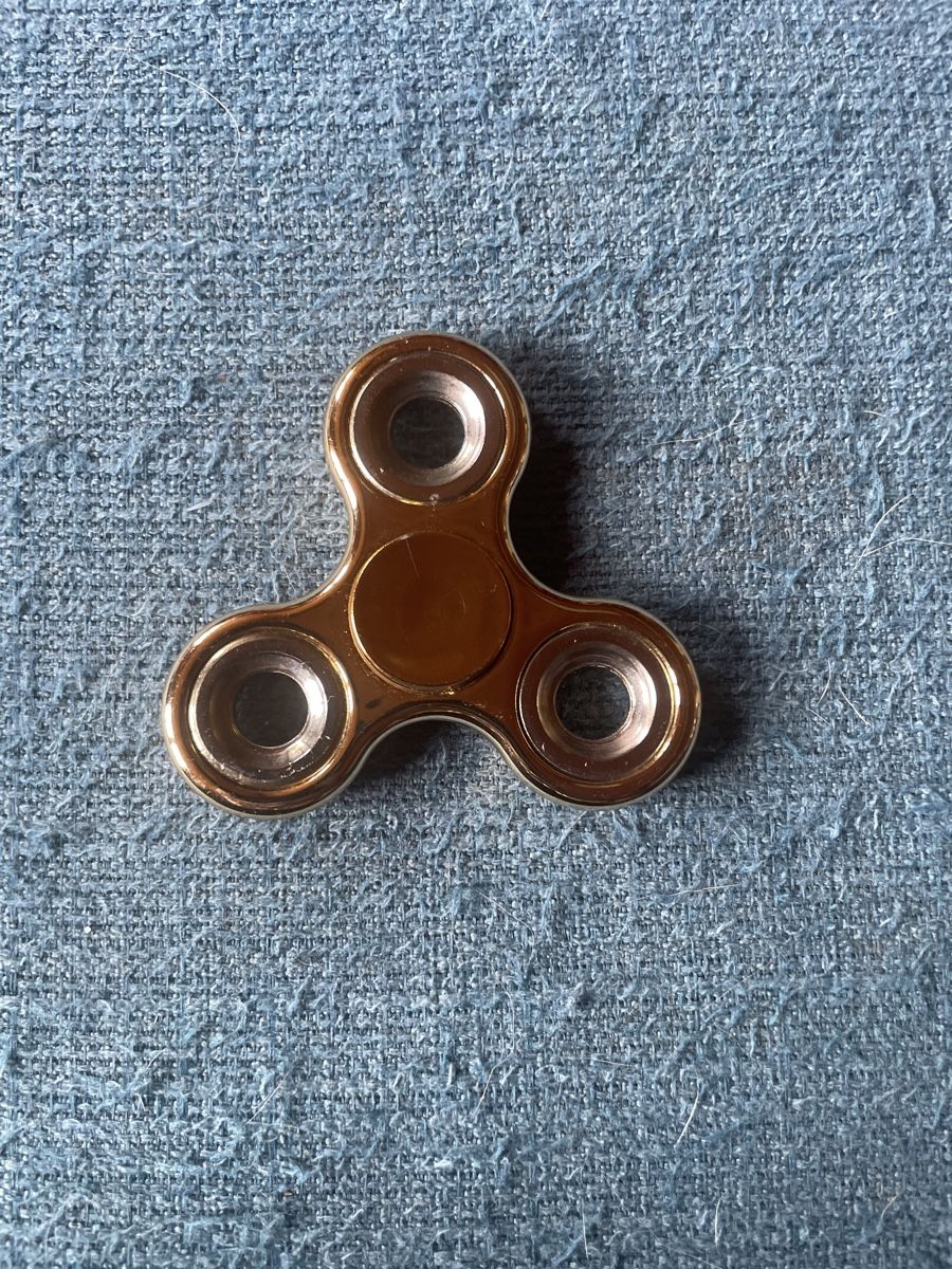 Giocattoli: Goldener Fidget Spinner – Nuovo (secondo la descrizione) da Lenk im Simmental venduto da banane50626