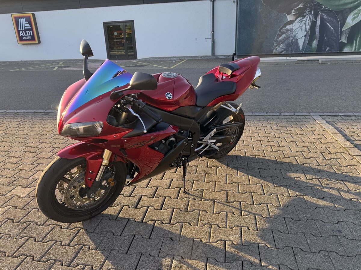 Yamaha Strada: Yamaha R1 YZF RN12 2004 – Usato da Winterthur venduto da Chailatte31 4