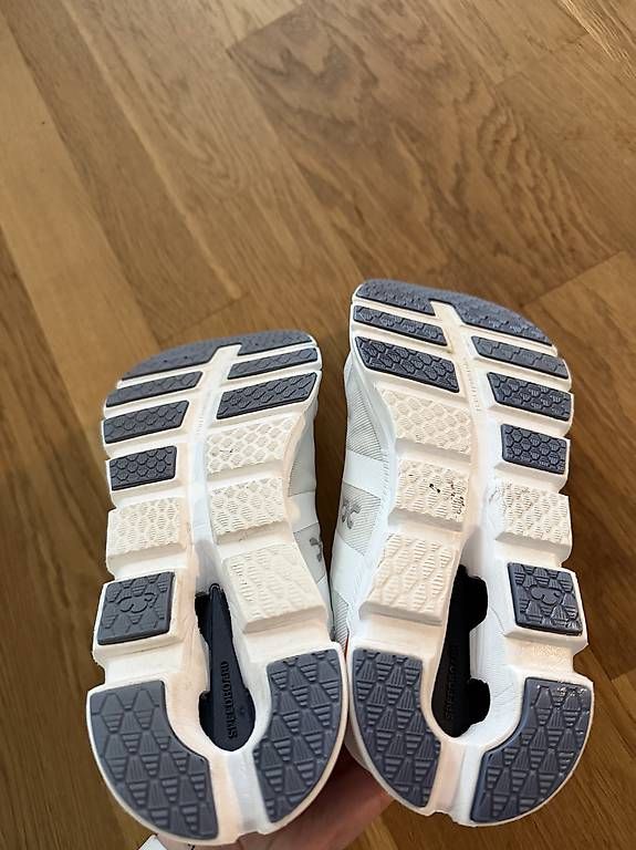 Damenschuhe: On Schuhe Gr.39 – Gebraucht aus Seedorf UR von Lia_mia 1
